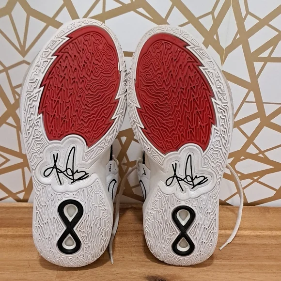 Nike Kyrie Sneakers Size9 MENS - Picture 6 of 9